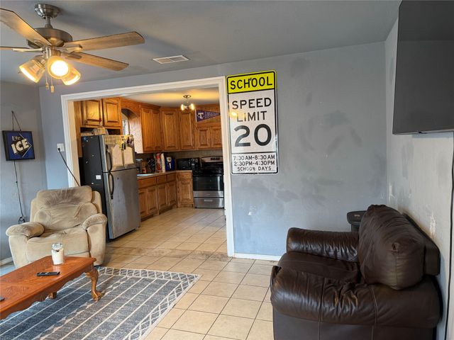 819 Paddock Street, Stephenville, TX 76401