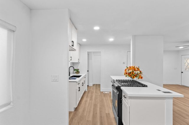 415 N Akers Street 117, Visalia, CA 93291