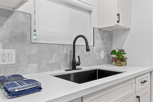 415 N Akers Street 117, Visalia, CA 93291