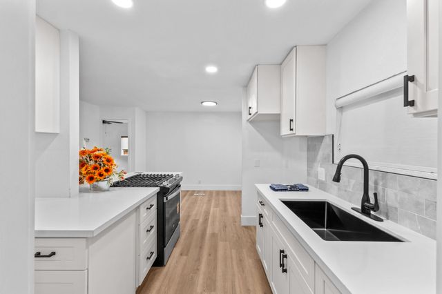 415 N Akers Street 117, Visalia, CA 93291