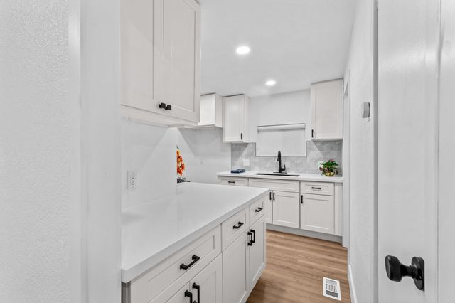 415 N Akers Street 117, Visalia, CA 93291