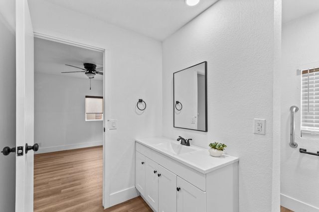 415 N Akers Street 117, Visalia, CA 93291