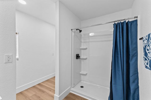 415 N Akers Street 117, Visalia, CA 93291