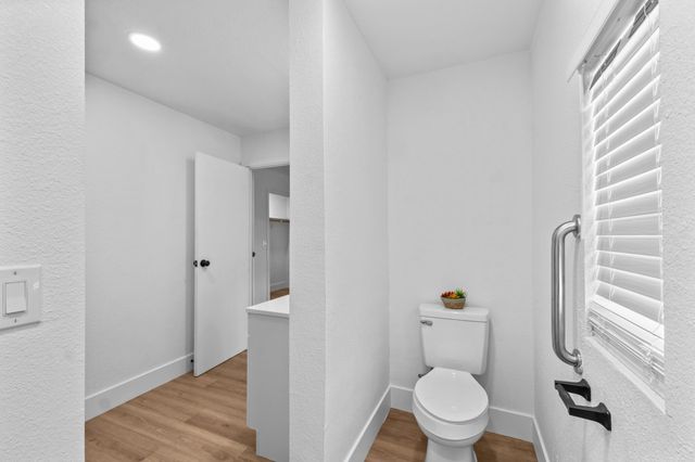 415 N Akers Street 117, Visalia, CA 93291