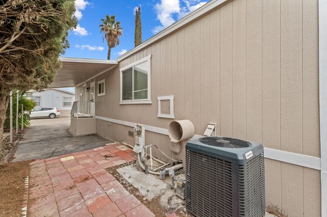 415 N Akers Street 117, Visalia, CA 93291