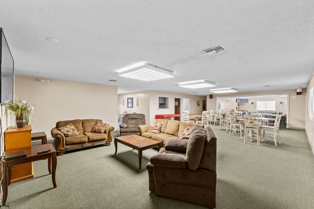 415 N Akers Street 117, Visalia, CA 93291