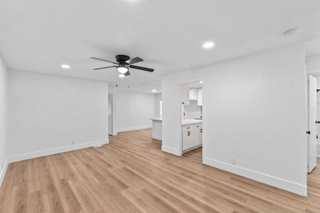 415 N Akers Street 117, Visalia, CA 93291