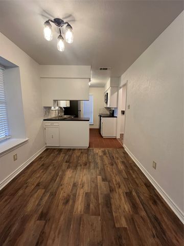 2302 Mercedes Road, Denton, TX 76205