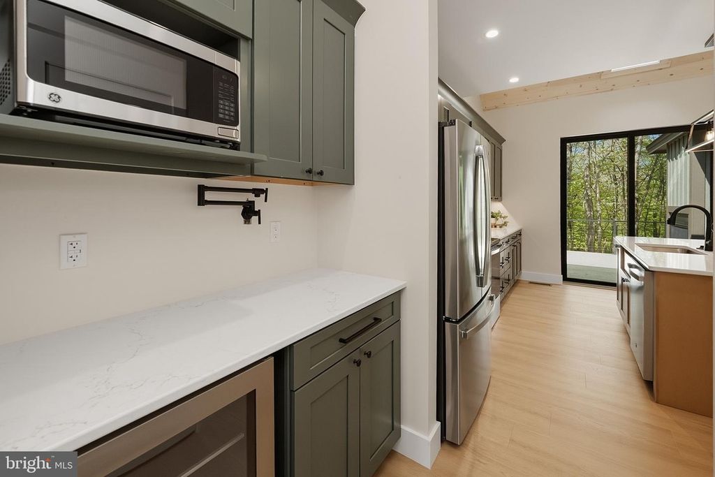 Image 20 of property listing at 248 TARN DR, Oakland, MD 21550