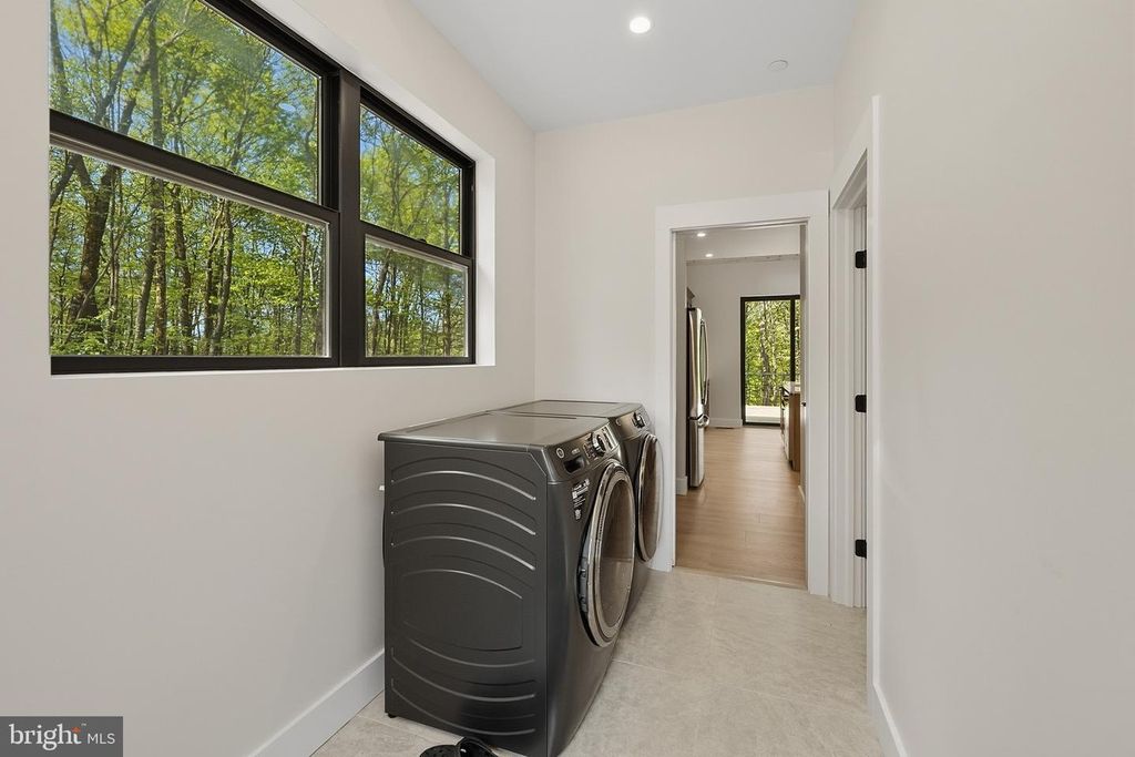 Image 22 of property listing at 248 TARN DR, Oakland, MD 21550