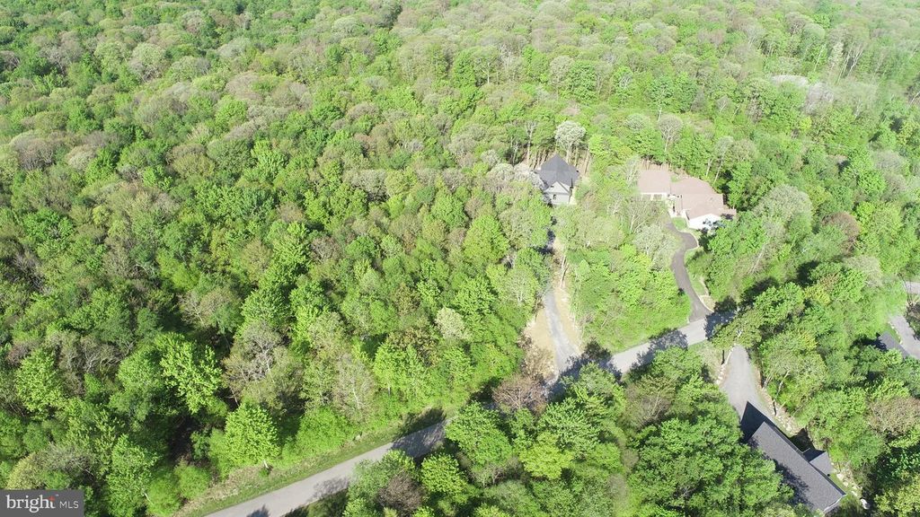 Image 3 of property listing at 248 TARN DR, Oakland, MD 21550