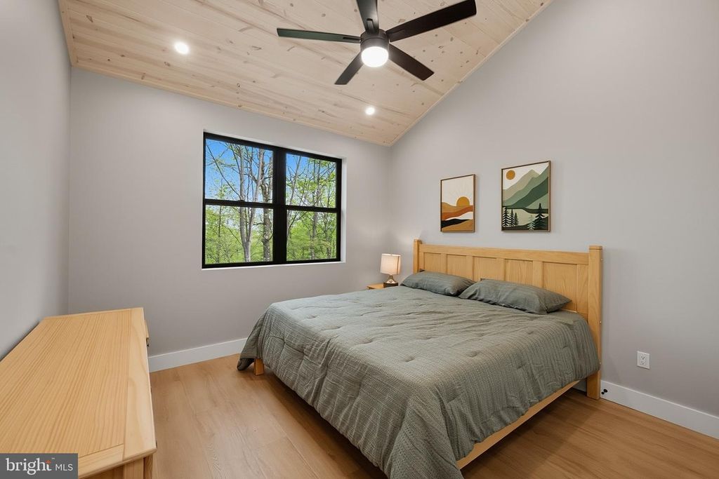 Image 35 of property listing at 248 TARN DR, Oakland, MD 21550