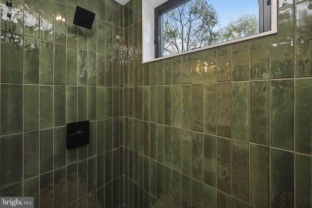 Image 37 of property listing at 248 TARN DR, Oakland, MD 21550