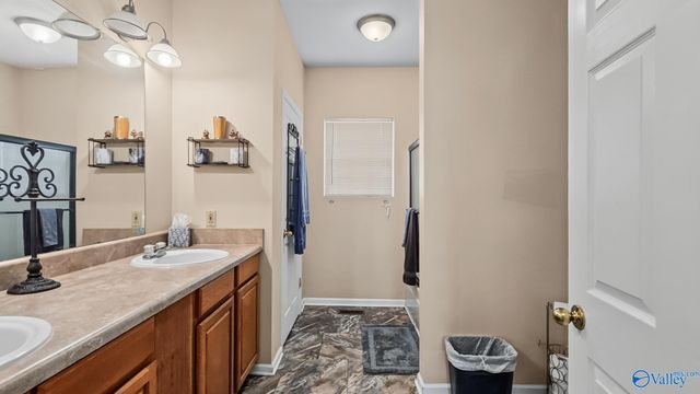 6499 Old Railroad Bed Road, Toney, AL 35773