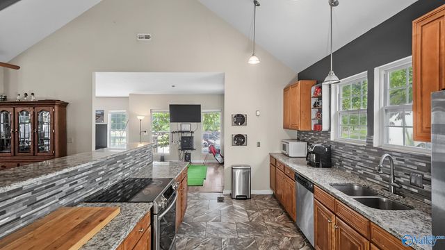 6499 Old Railroad Bed Road, Toney, AL 35773