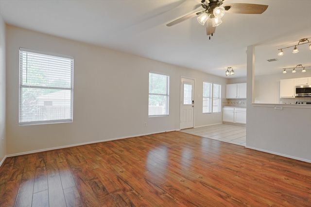 8320 Seven Oaks Lane, Denton, TX 76210