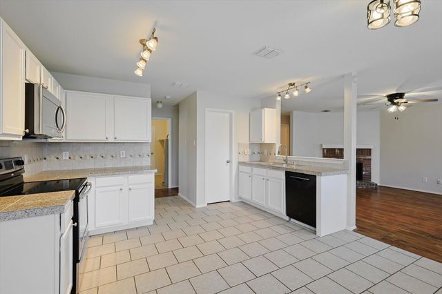 8320 Seven Oaks Lane, Denton, TX 76210