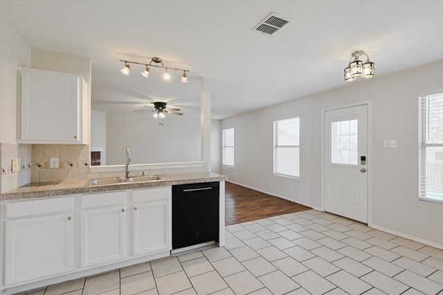 8320 Seven Oaks Lane, Denton, TX 76210