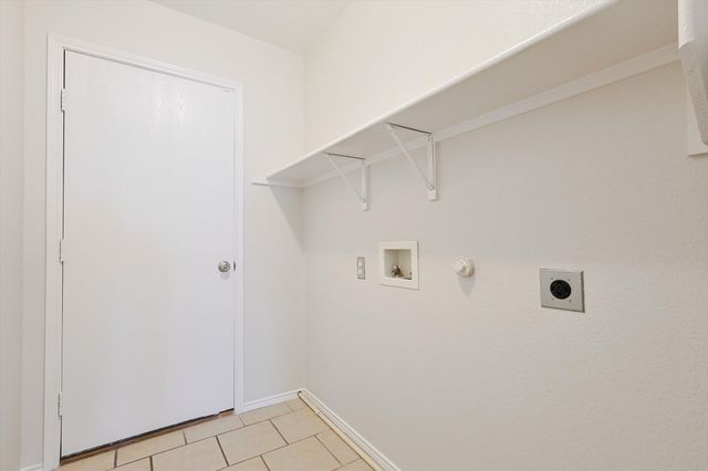 8320 Seven Oaks Lane, Denton, TX 76210