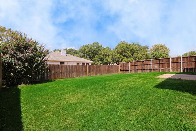 8320 Seven Oaks Lane, Denton, TX 76210