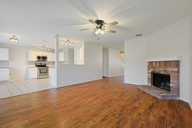 8320 Seven Oaks Lane, Denton, TX 76210