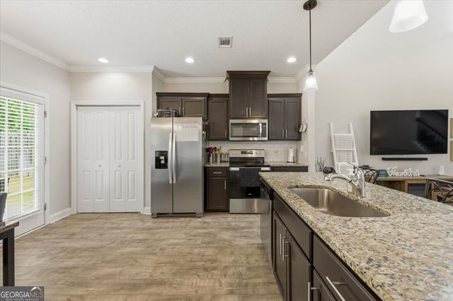 751 Fairview Circle, Hinesville, GA 31313