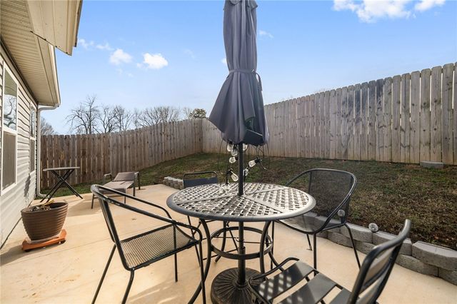 423 Mayflower Avenue, Lowell, AR 72745