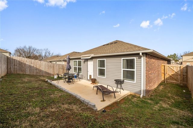 423 Mayflower Avenue, Lowell, AR 72745