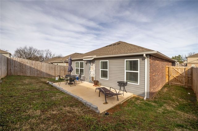 423 Mayflower Avenue, Lowell, AR 72745