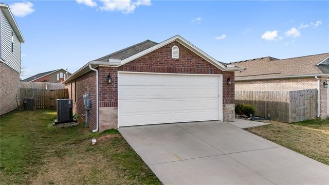 423 Mayflower Avenue, Lowell, AR 72745