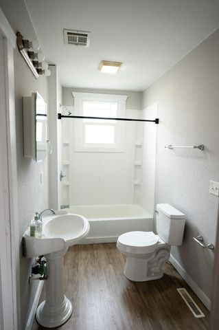 1310 W Florida Street, Springfield, MO 65803