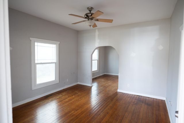 1310 W Florida Street, Springfield, MO 65803