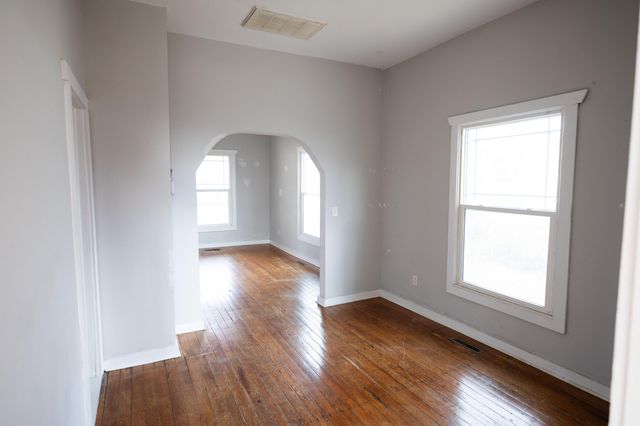 1310 W Florida Street, Springfield, MO 65803