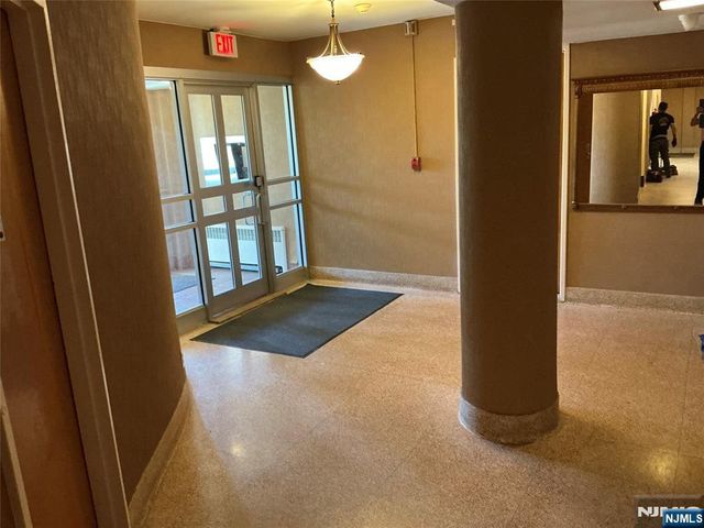 2345 Linwood 4H, Fort Lee, NJ 07024
