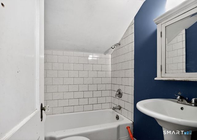 263 Oaklawn Avenue, Stamford, CT 06905