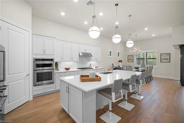 9774 Everglades DR, Naples, FL 34120