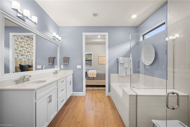 9774 Everglades DR, Naples, FL 34120