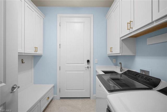 9774 Everglades DR, Naples, FL 34120