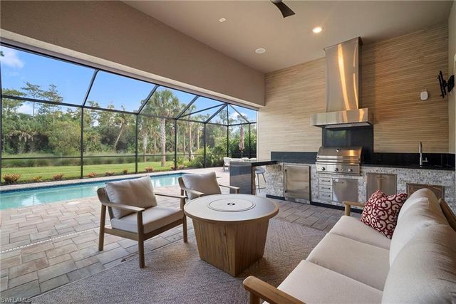 9774 Everglades DR, Naples, FL 34120