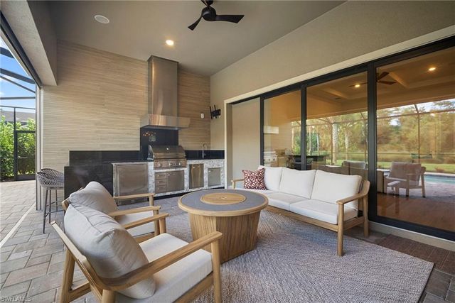 9774 Everglades DR, Naples, FL 34120