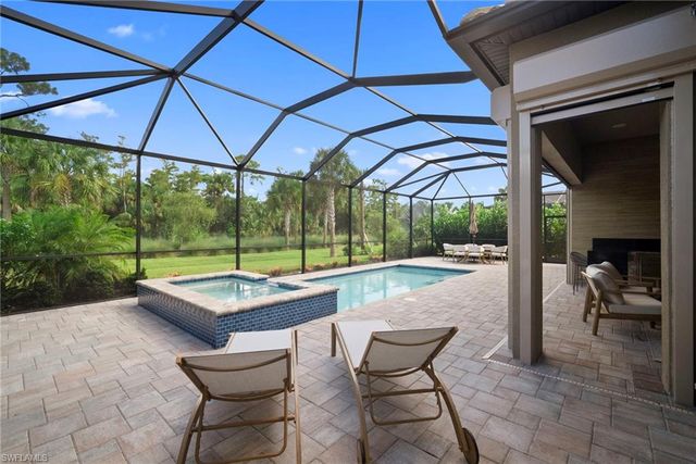 9774 Everglades DR, Naples, FL 34120
