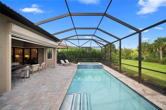 9774 Everglades DR, Naples, FL 34120