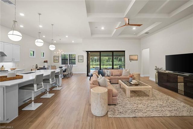 9774 Everglades DR, Naples, FL 34120