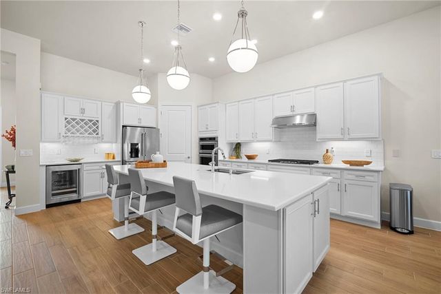 9774 Everglades DR, Naples, FL 34120