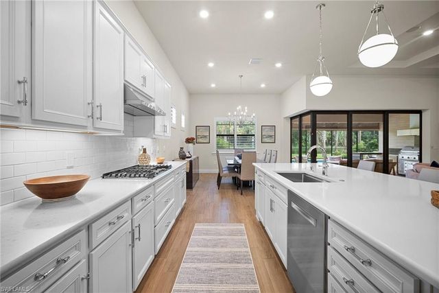 9774 Everglades DR, Naples, FL 34120