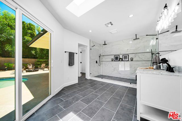 10200 Shoshone Avenue, Northridge (los Angeles), CA 91325