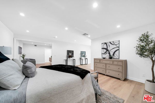 10200 Shoshone Avenue, Northridge (los Angeles), CA 91325