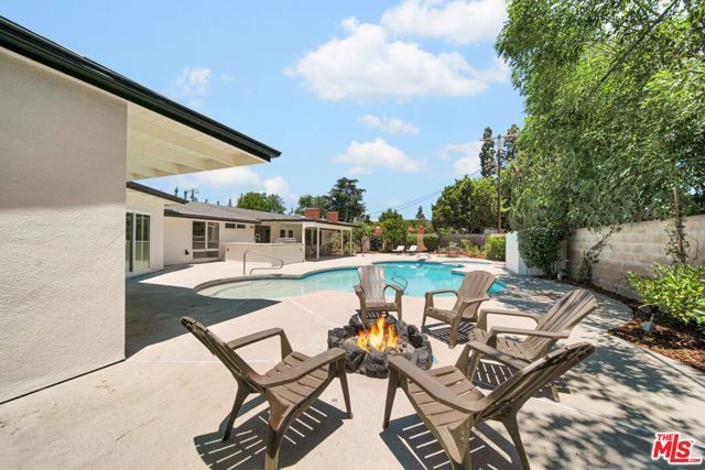 10200 Shoshone Avenue, Northridge (los Angeles), CA 91325
