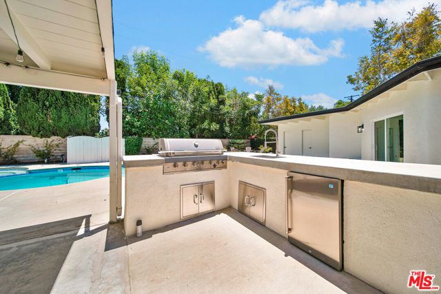 10200 Shoshone Avenue, Northridge (los Angeles), CA 91325