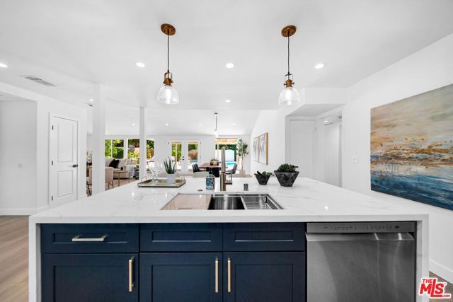 10200 Shoshone Avenue, Northridge (los Angeles), CA 91325